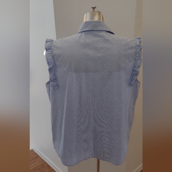 Luna pinstripe sleeveless top ptp 19" - Picture 5 of 5